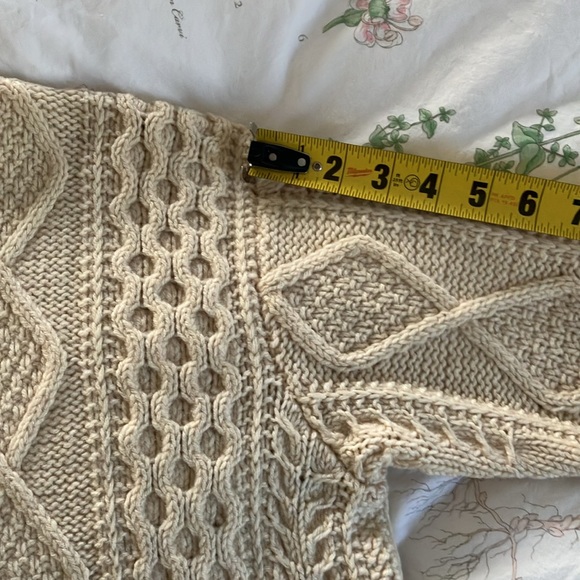 Cardigan- Pure undyed ivory Irish wool, hand knit in Dungloe, Ireland. Size 40 - Picture 10 of 13